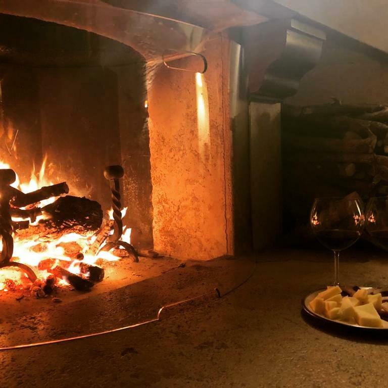 I Lari Castel Del Monte Acomodação com café da manhã Castel Del Monte  Exterior foto